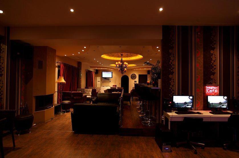 Pantheon Hotel & Suites Nerotriviá Zewnętrze zdjęcie